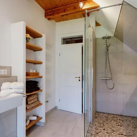 Huus - Total Uelvesbull